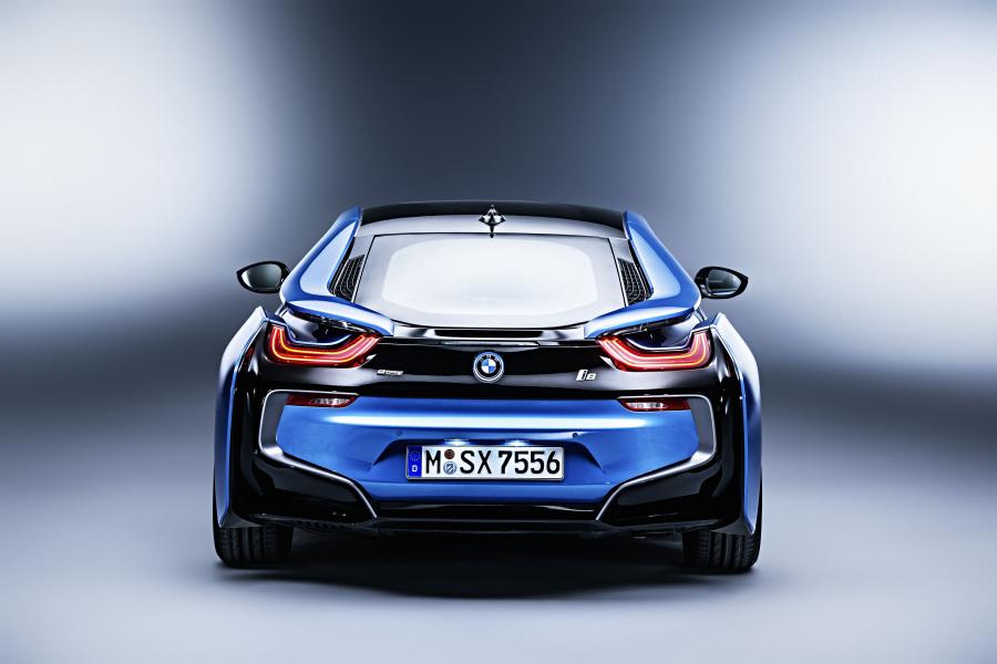  BMW i8 Pure Impulse Package 2014 года  (фото 14 из 15)